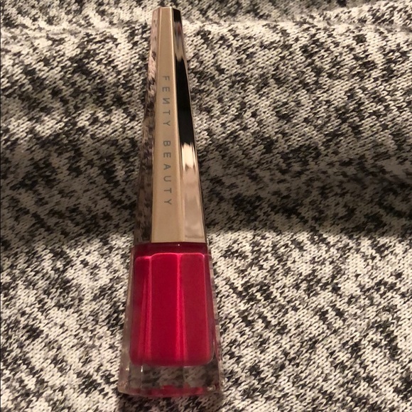 Fenty Beauty Other - Fenty Unlocked Stunna Lip Paint